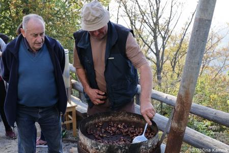 Prikaz starih kmečkih opravil na Goro Sv. Miklavž privabil rekordno število obiskovalcev (2)